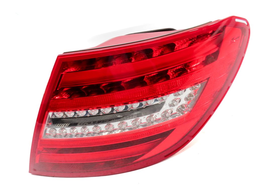 12-15 MERCEDES BENZ C250 C300 C350 (W204) RIGHT PASSENGER TAILLIGHT BRAKE LIGHT
