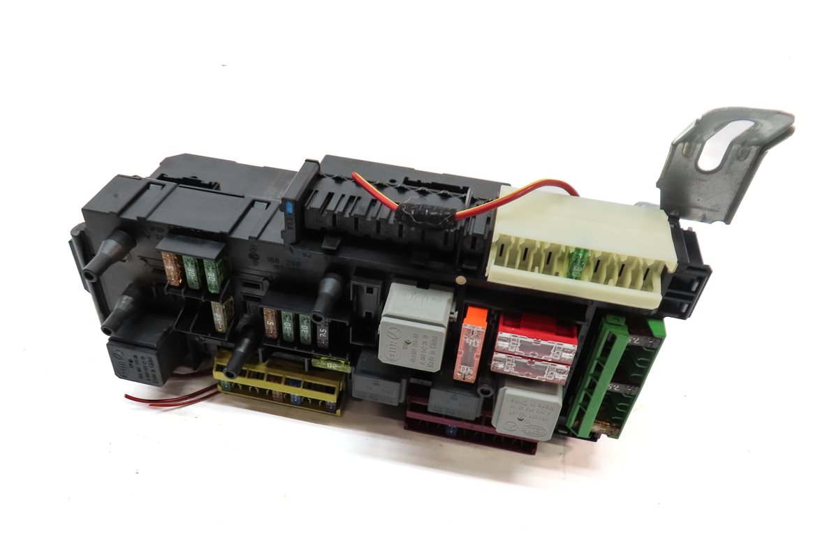 11-15 MERCEDES C250 C300 C350 (W204) REAR SIGNAL ACQUISITION CONTROL MODULE SAM