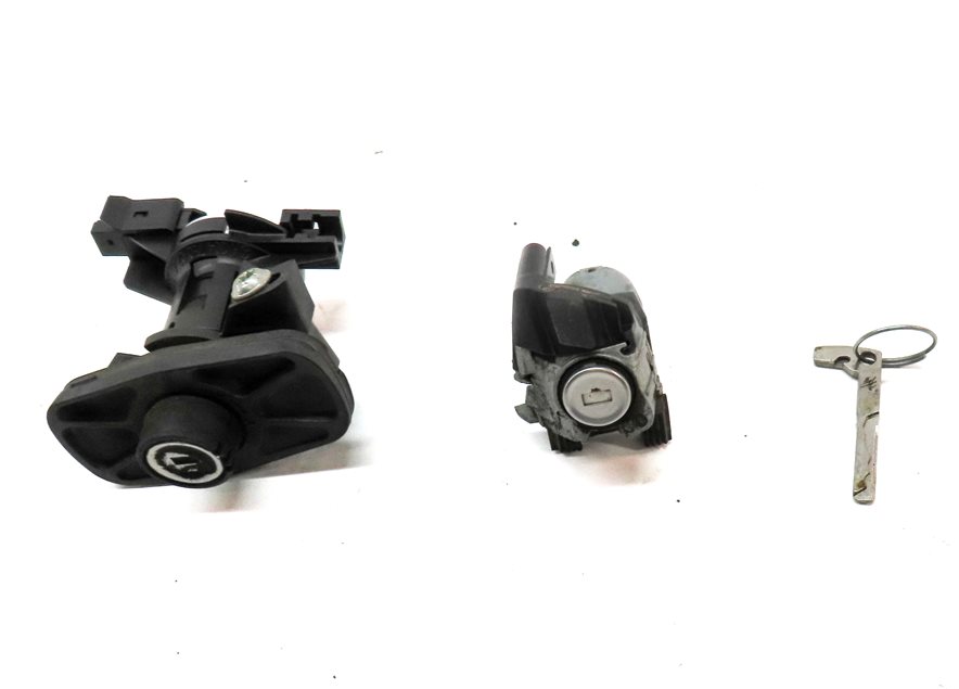 Thumbnail 2: 13 MERCEDES C250 W204 FRONT DRIVER DOOR REAR TRUNK LID LOCK CYLINDER KEY SET/3