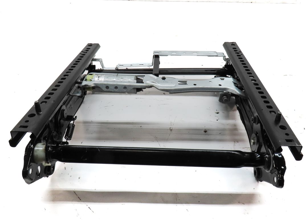 Thumbnail 5: 08-14 MERCEDES C230 C250 C300 C350 (W204) SEDAN FRONT DRIVER SEAT TRACK w/MOTORS