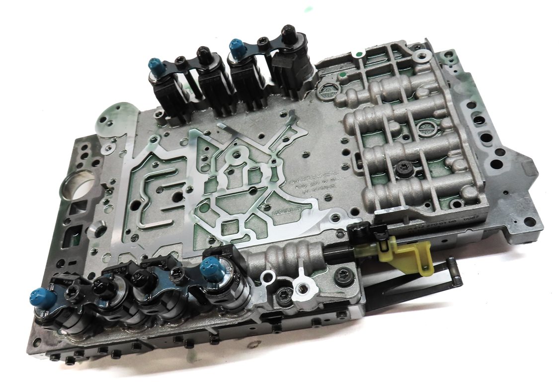 Thumbnail 3: 12-15 MERCEDES C250 C350 SLK250 SLK350 (W204) TRANSMISSION VALVE BODY BLOCK