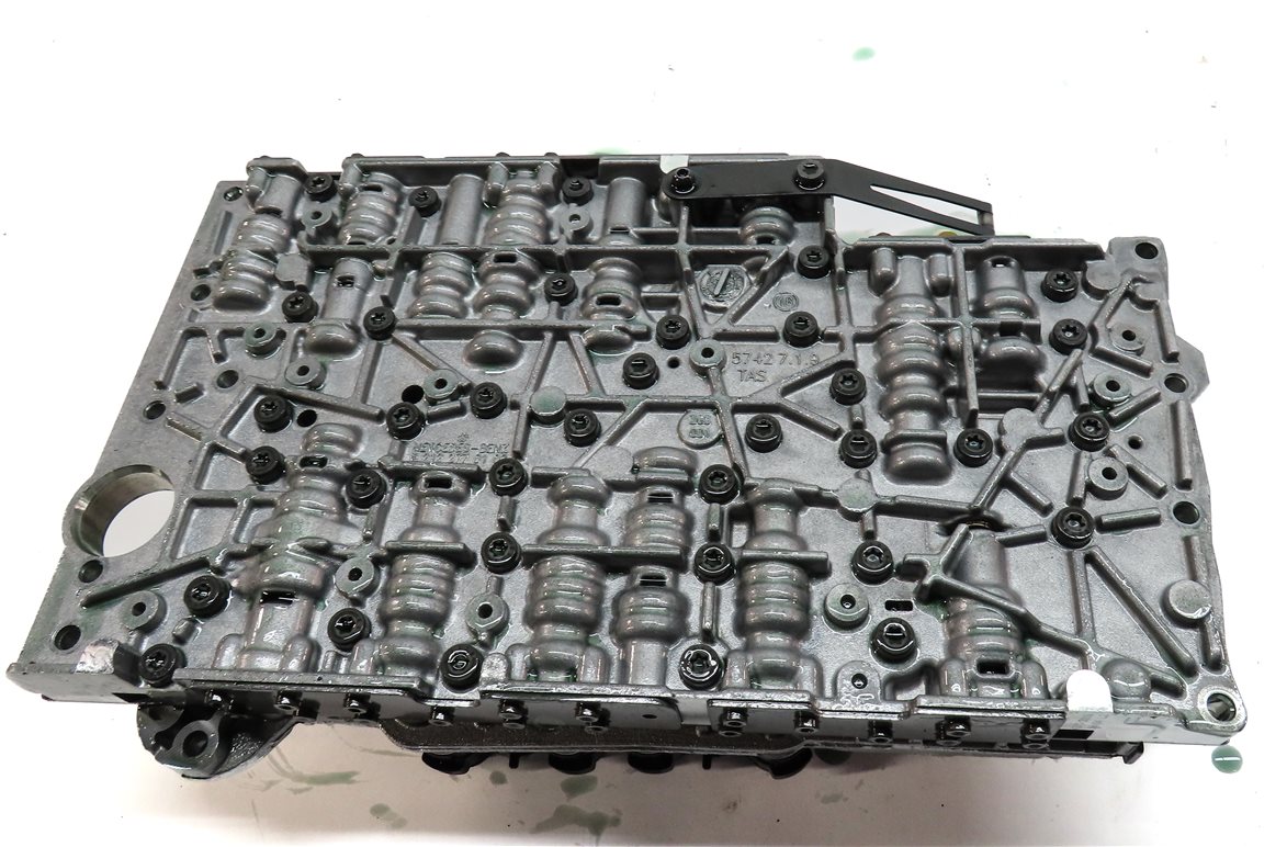 Thumbnail 6: 12-15 MERCEDES C250 C350 SLK250 SLK350 (W204) TRANSMISSION VALVE BODY BLOCK
