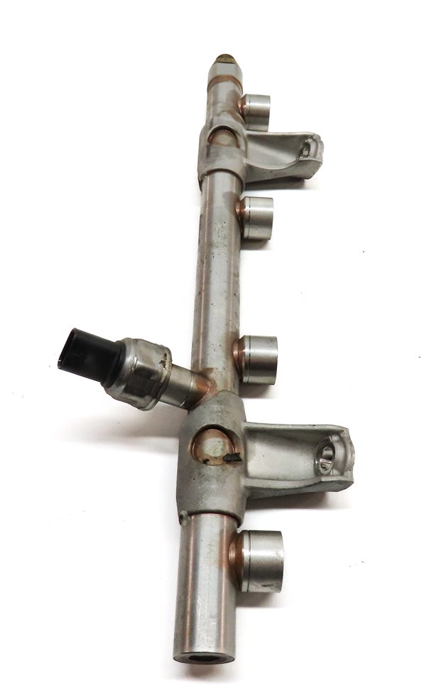Thumbnail 3: 18 AUDI A3 8V 2.0L TURBO (CZRA) ENGINE FUEL GAS RAIL w/ PRESSURE SENSOR SOLENOID