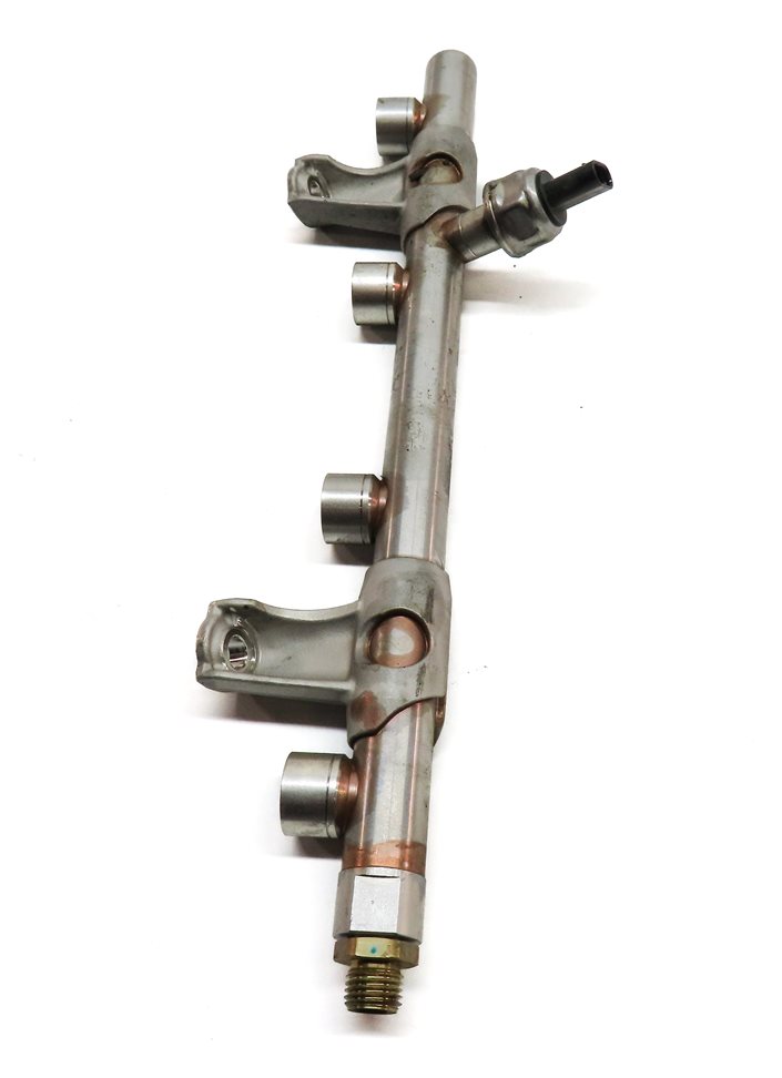 Thumbnail 5: 18 AUDI A3 8V 2.0L TURBO (CZRA) ENGINE FUEL GAS RAIL w/ PRESSURE SENSOR SOLENOID