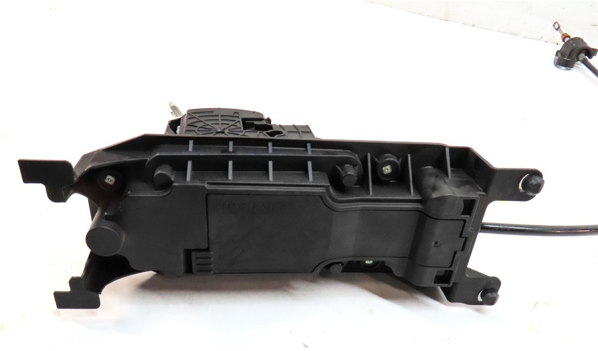 Thumbnail 5: 17-20 AUDI A3 (8V) DRIVER AUTOMATIC TRANSMISSION SHIFT SHIFTER ASSEMBLY w/ CABLE