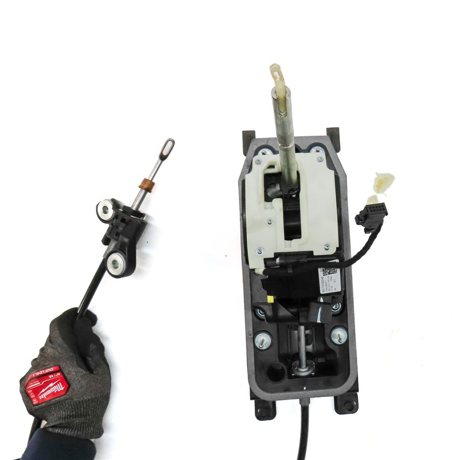 Thumbnail 8: 17-20 AUDI A3 (8V) DRIVER AUTOMATIC TRANSMISSION SHIFT SHIFTER ASSEMBLY w/ CABLE