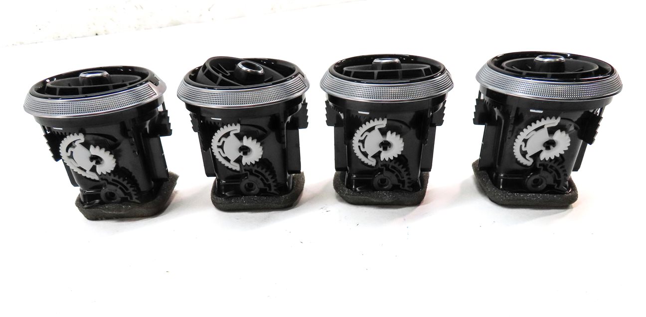 Thumbnail 4: 18 AUDI A3 8V FRONT LEFT CENTER RIGHT DASH HEAT AIR AC HVAC VENT SET/ 4 (BLACK)