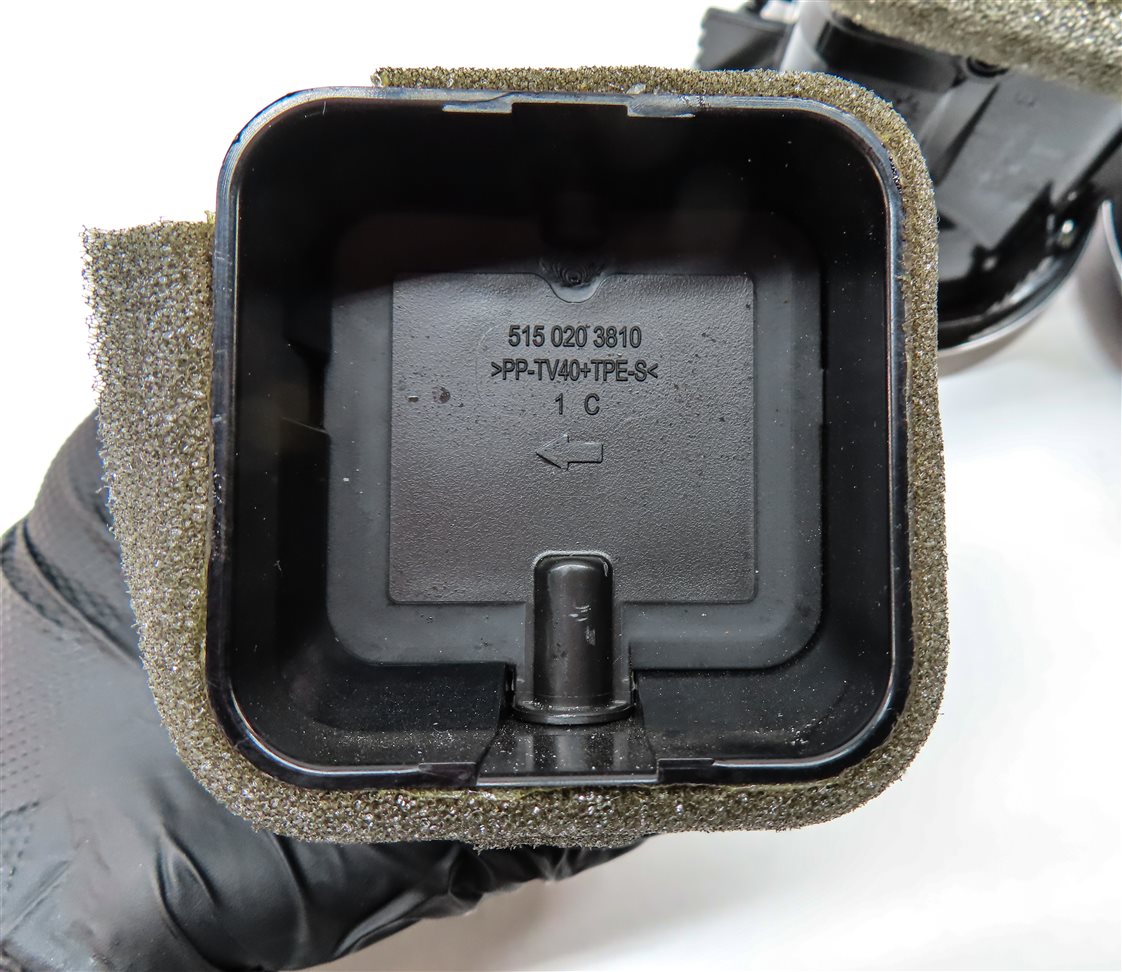 Thumbnail 5: 18 AUDI A3 8V FRONT LEFT CENTER RIGHT DASH HEAT AIR AC HVAC VENT SET/ 4 (BLACK)