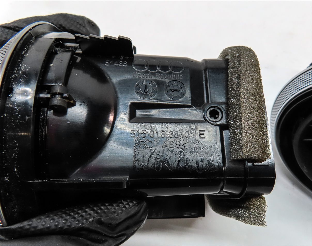 Thumbnail 6: 18 AUDI A3 8V FRONT LEFT CENTER RIGHT DASH HEAT AIR AC HVAC VENT SET/ 4 (BLACK)