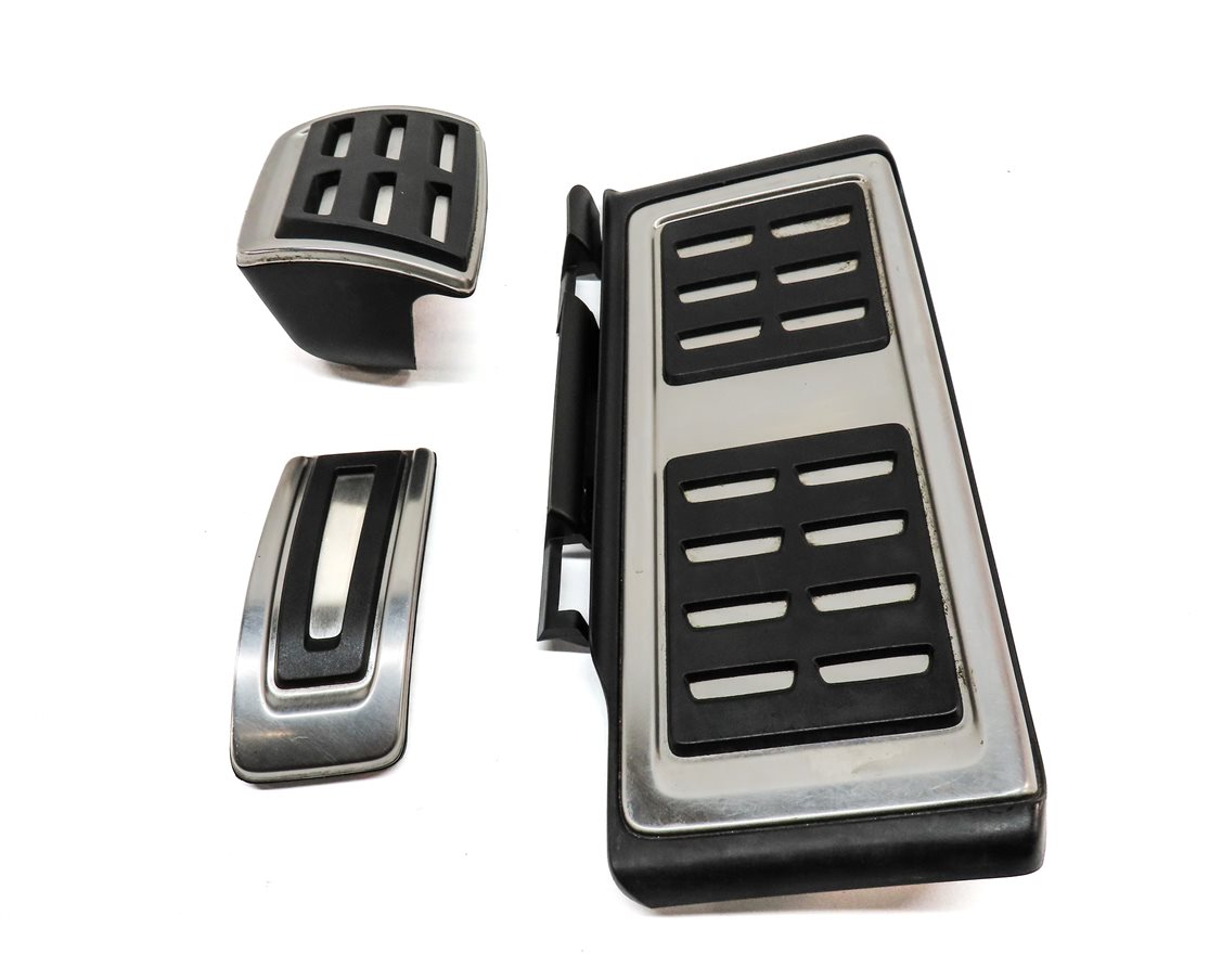Thumbnail 3: 2018 AUDI A3 (8V) DRIVER GAS ACCELERATOR BRAKE EMERGENCY BRAKE PEDAL TRIM COVER