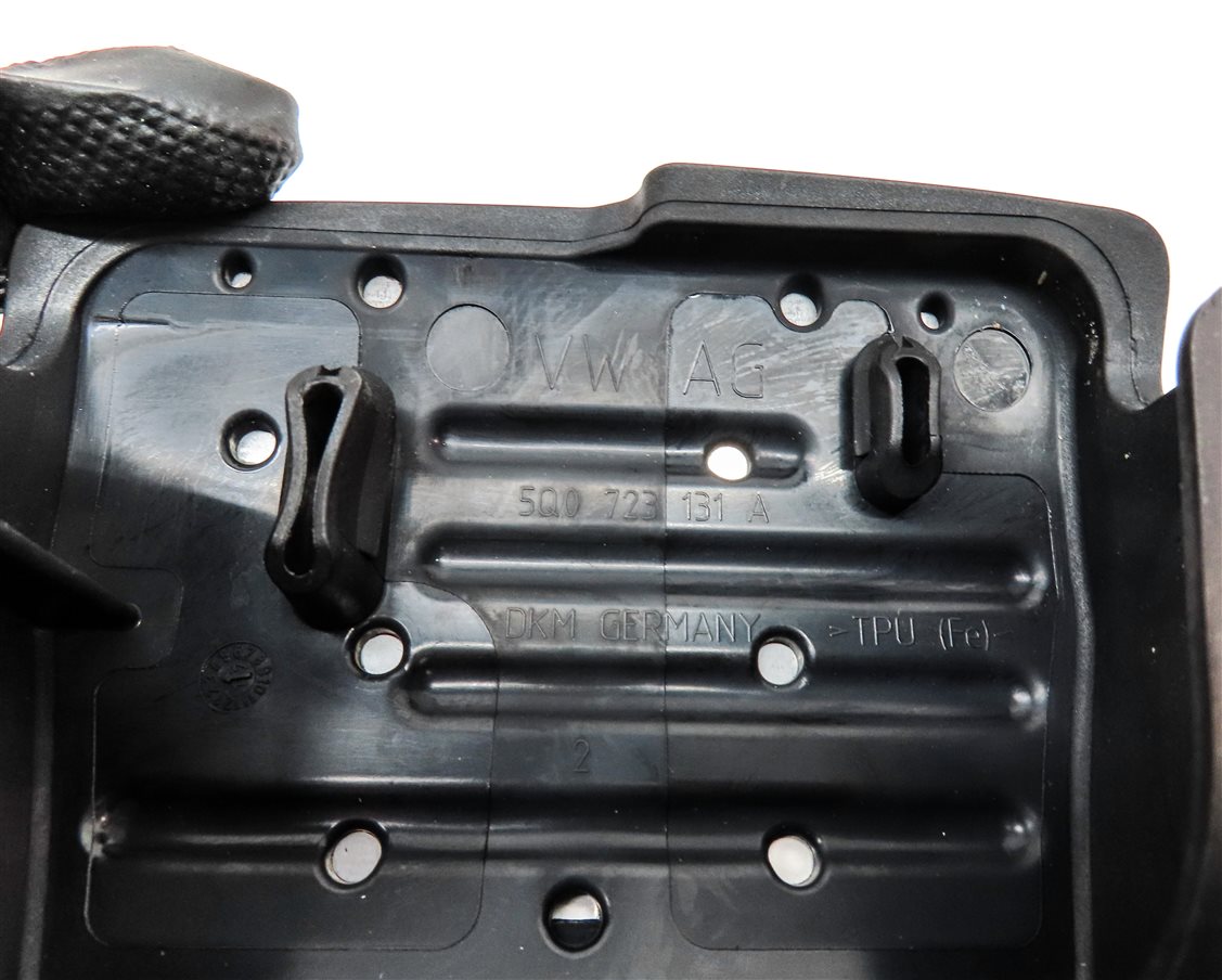 Thumbnail 6: 2018 AUDI A3 (8V) DRIVER GAS ACCELERATOR BRAKE EMERGENCY BRAKE PEDAL TRIM COVER