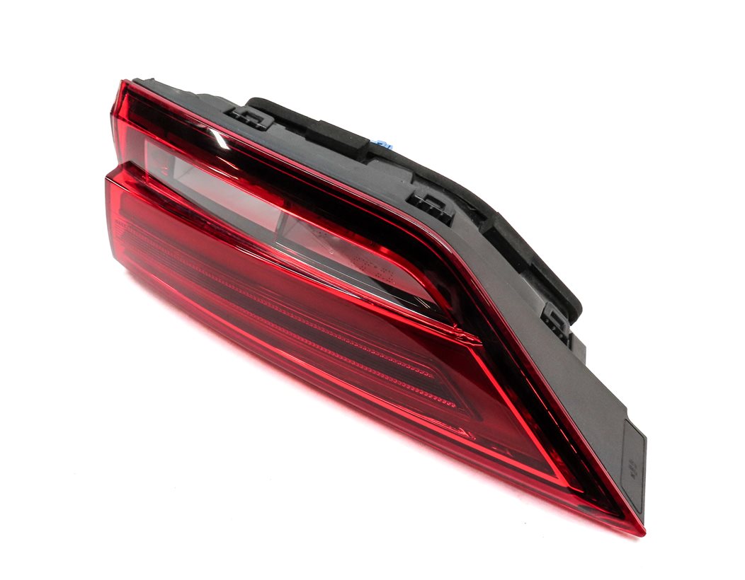 17-19 AUDI A3 (8V) REAR RIGHT INNER TRUNK MOUNTED LED TAILLIGHT TAIL LIGHT LAMP