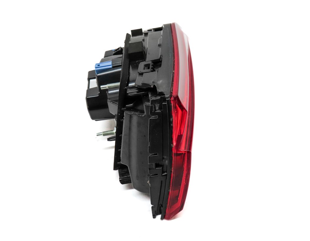 Thumbnail 4: 17-19 AUDI A3 (8V) REAR RIGHT INNER TRUNK MOUNTED LED TAILLIGHT TAIL LIGHT LAMP