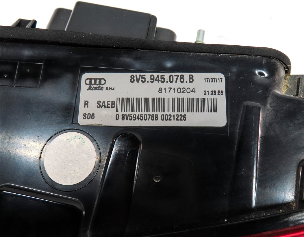 Thumbnail 9: 17-19 AUDI A3 (8V) REAR RIGHT INNER TRUNK MOUNTED LED TAILLIGHT TAIL LIGHT LAMP