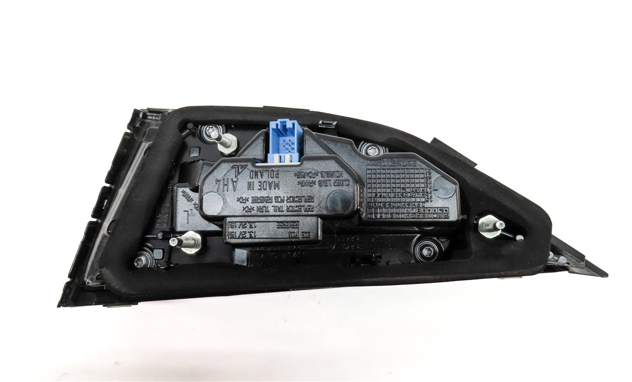 Thumbnail 7: 17-19 AUDI A3 (8V) REAR LEFT INNER TRUNK MOUNTED LED TAILLIGHT TAIL LIGHT LAMP
