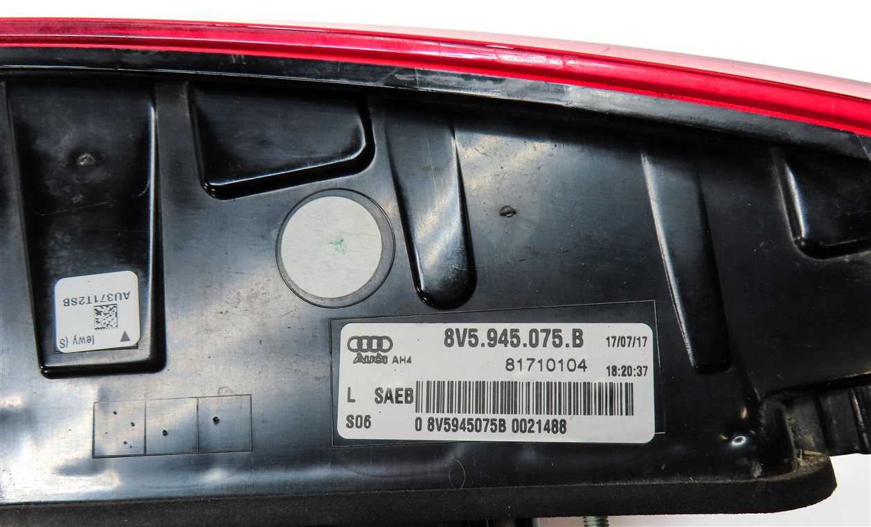 Thumbnail 9: 17-19 AUDI A3 (8V) REAR LEFT INNER TRUNK MOUNTED LED TAILLIGHT TAIL LIGHT LAMP