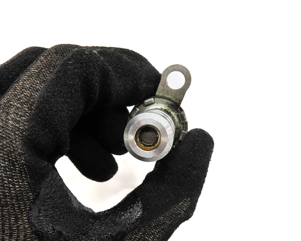 Thumbnail 4: 18 AUDI A3 (8V) 2.0L TURBO (CZRA) ENGINE MOTOR OIL PRESSURE CONTROL VALVE SENSOR