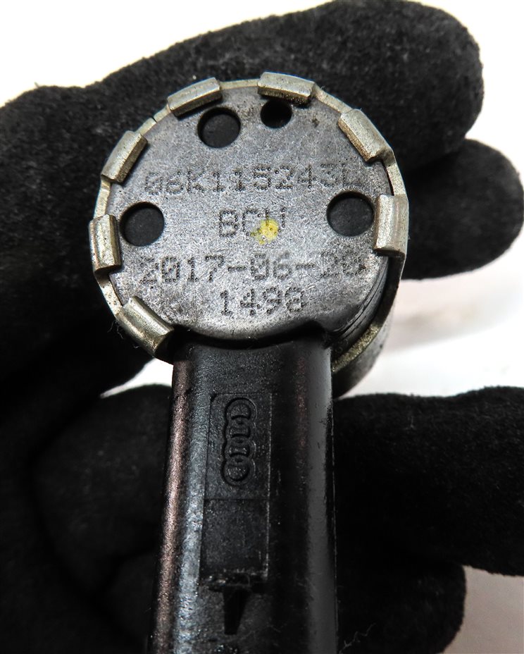 Thumbnail 5: 18 AUDI A3 (8V) 2.0L TURBO (CZRA) ENGINE MOTOR OIL PRESSURE CONTROL VALVE SENSOR