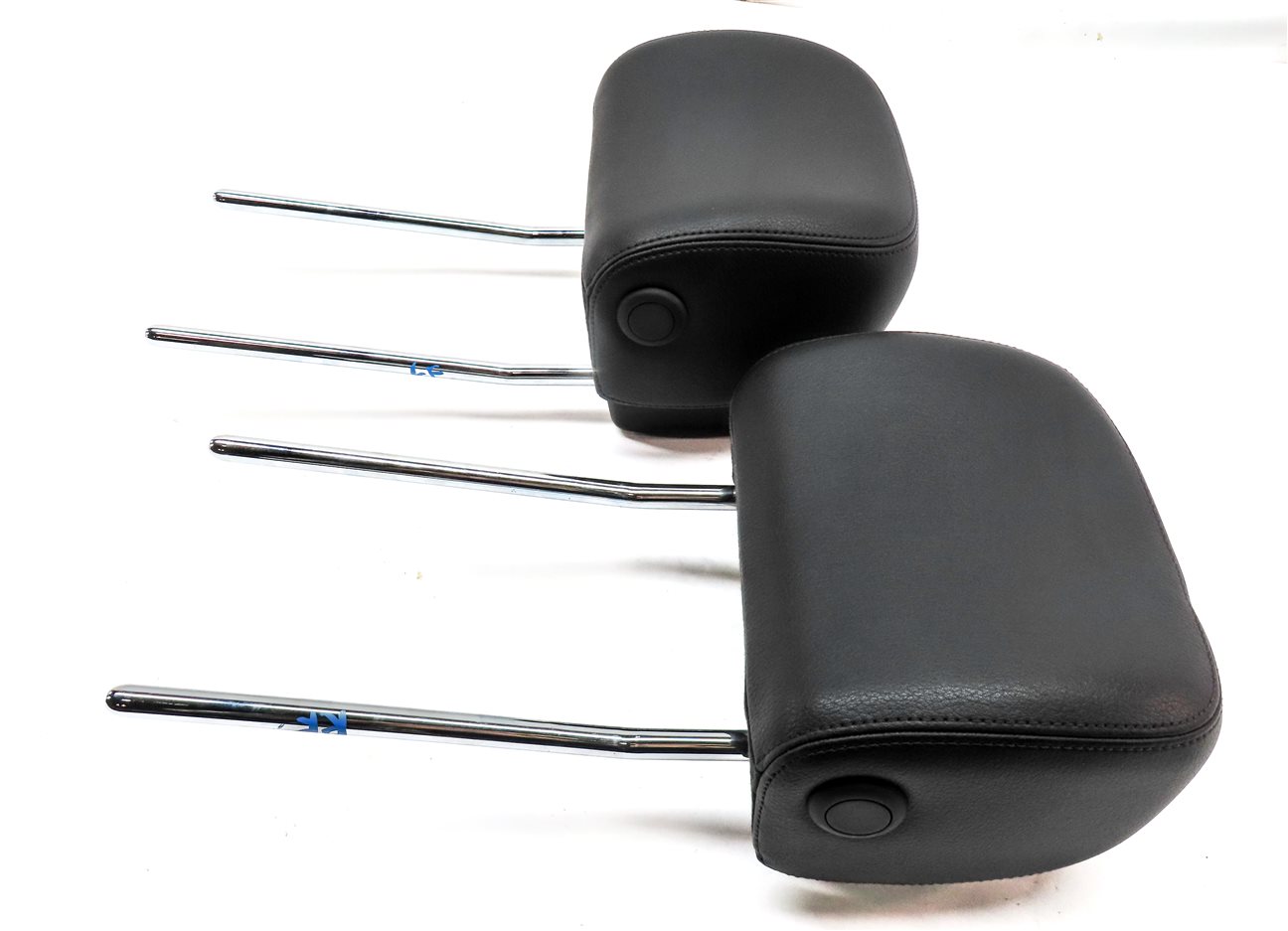 Thumbnail 4: 2015-2020 AUDI A3 S3 (8V) FRONT LEFT & RIGHT SEAT HEADREST SET-2 (BLACK)