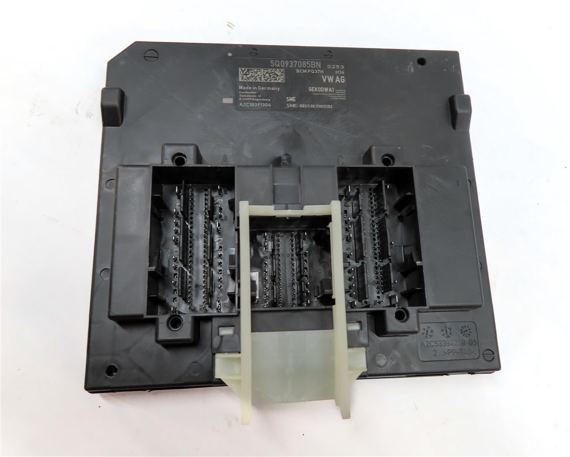 Thumbnail 2: 2018 AUDI A3 (8V) 2.0L TURBO ENGINE ONBOARD POWER SUPPLY BODY CONTROL MODULE