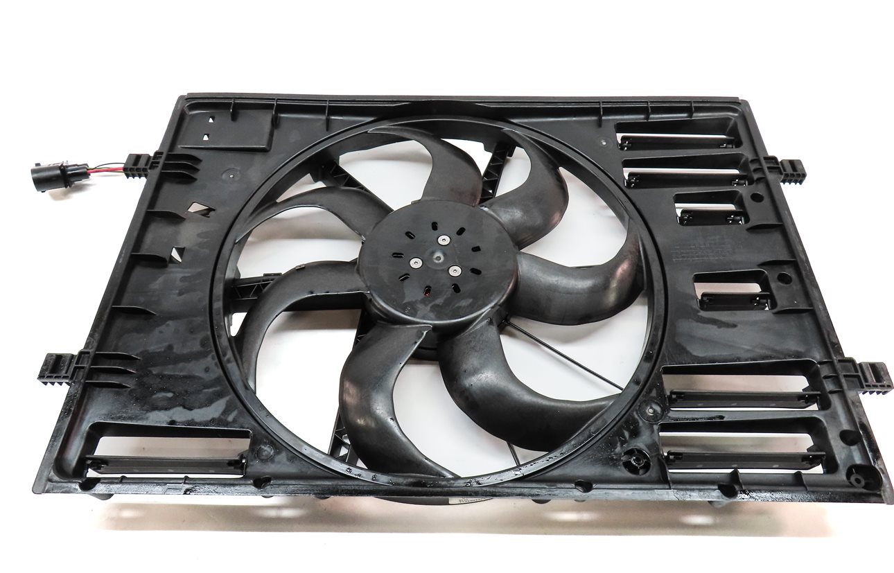 Thumbnail 2: 2017-2019 AUDI A3 (8V) 2.0L TURBO ENGINE RADIATOR COOLING FAN BLADE w/ MOTOR