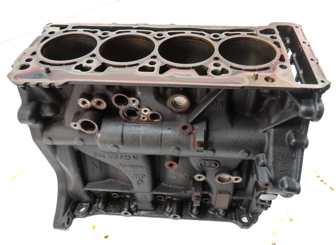 Thumbnail 2: 2017-2018 AUDI A3 (8V) 2.0L TURBO (CZRA) ENGINE MOTOR BARE CYLINDER BLOCK