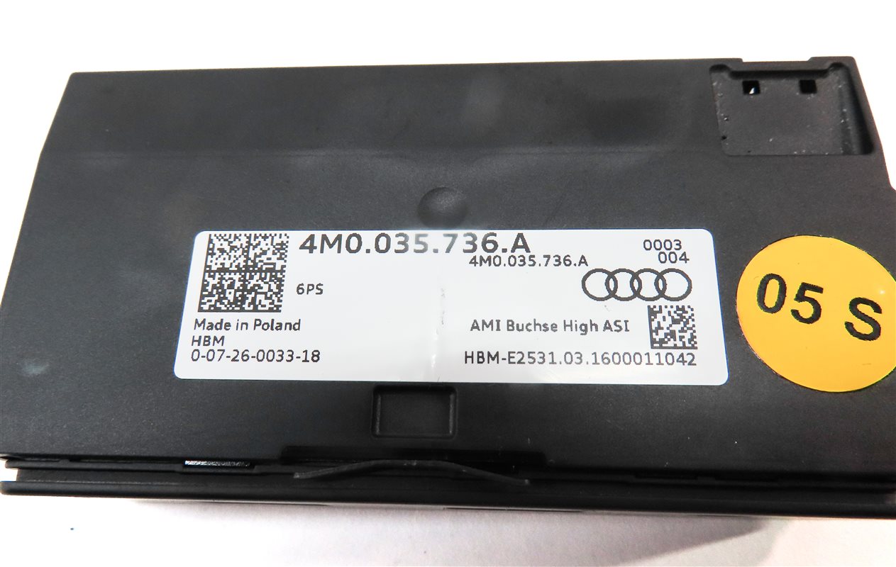 Thumbnail 6: 2017 AUDI Q7 (4M) AUXILIARY AUX IN DUAL USB JACK PANEL
