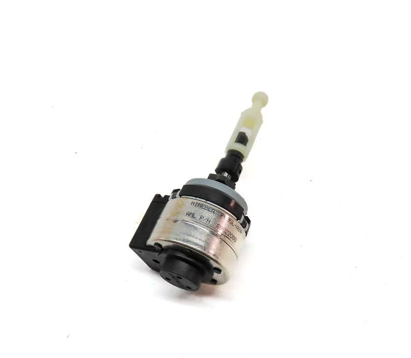 Thumbnail 1: 2017 AUDI Q7 (4M) RIGHT OR LEFT XENON HEADLIGHT SELF ADJUST STEPPER MOTOR