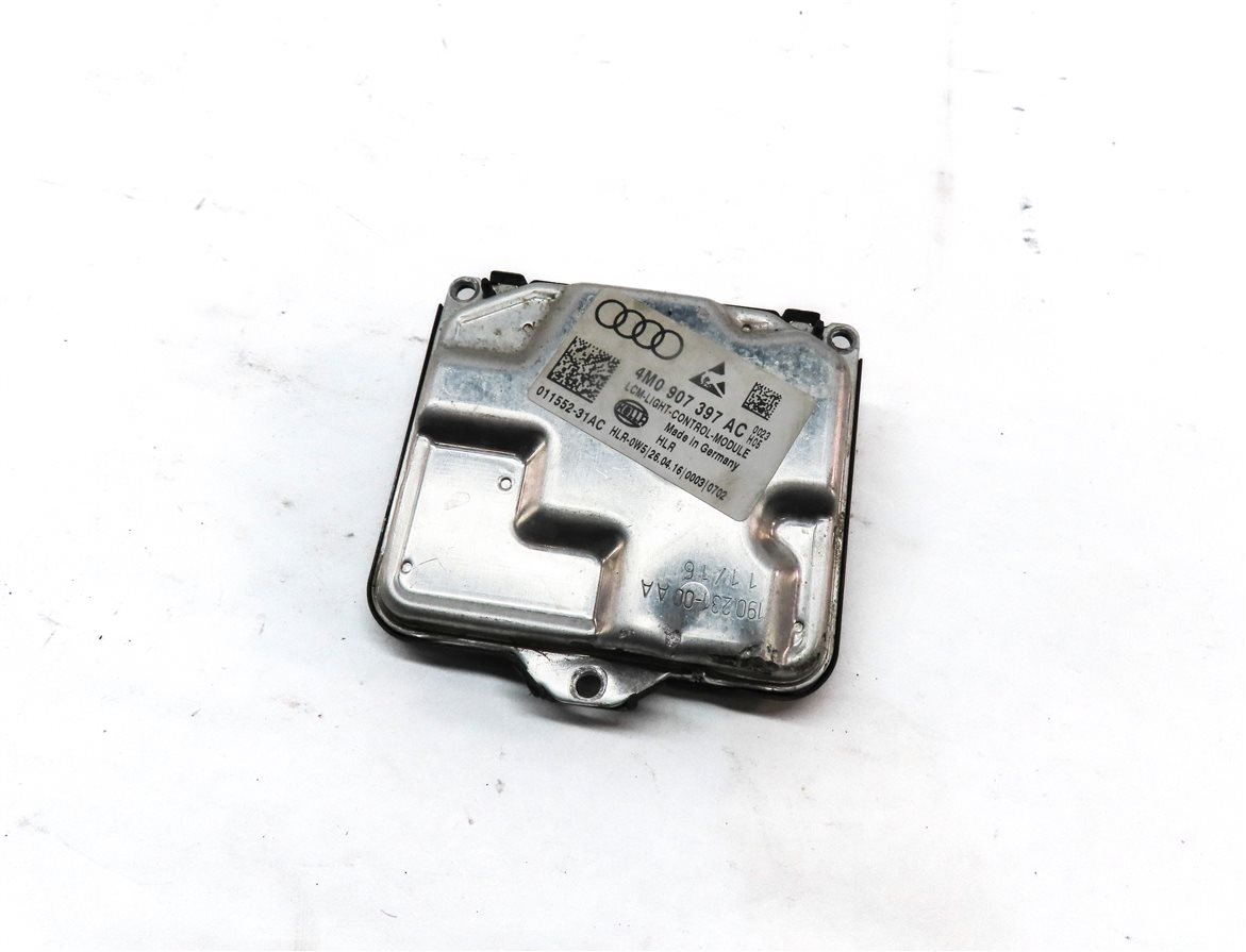 Thumbnail 1: 2017 AUDI Q7 (4M) FRONT RIGHT PASSENGER HEADLIGHT HEAD LIGHT LAMP CONTROL MODULE