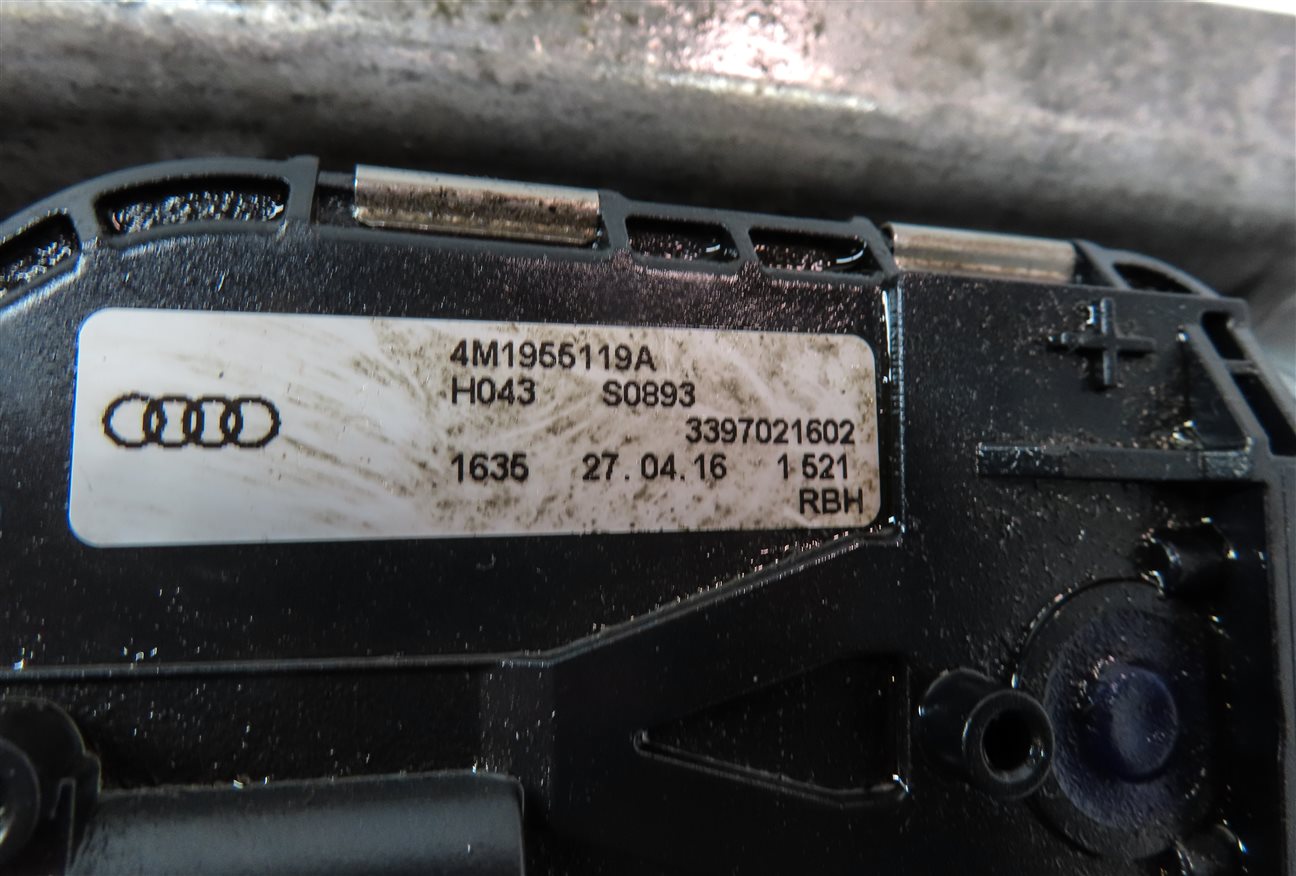 Thumbnail 7: 2017-2019 AUDI Q7 (4M) FRONT WINDSHIELD WIPER MOTOR