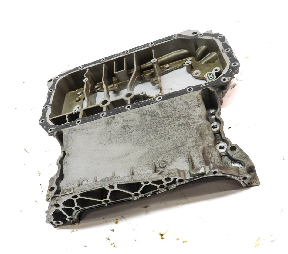Thumbnail 3: 17-19 AUDI Q7 4M 3.0L SUPER CREC ENGINE UPPER & LOWER OIL PAN w/ PLUG 06E103600H