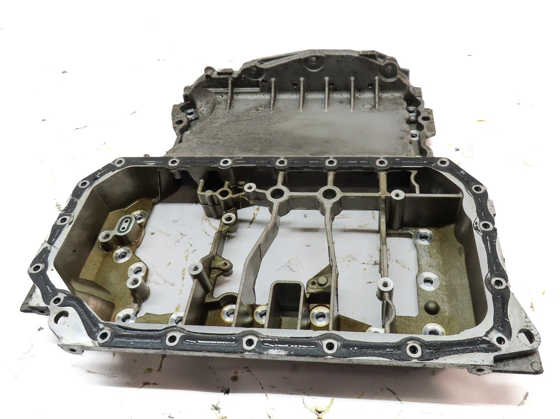 Thumbnail 4: 17-19 AUDI Q7 4M 3.0L SUPER CREC ENGINE UPPER & LOWER OIL PAN w/ PLUG 06E103600H