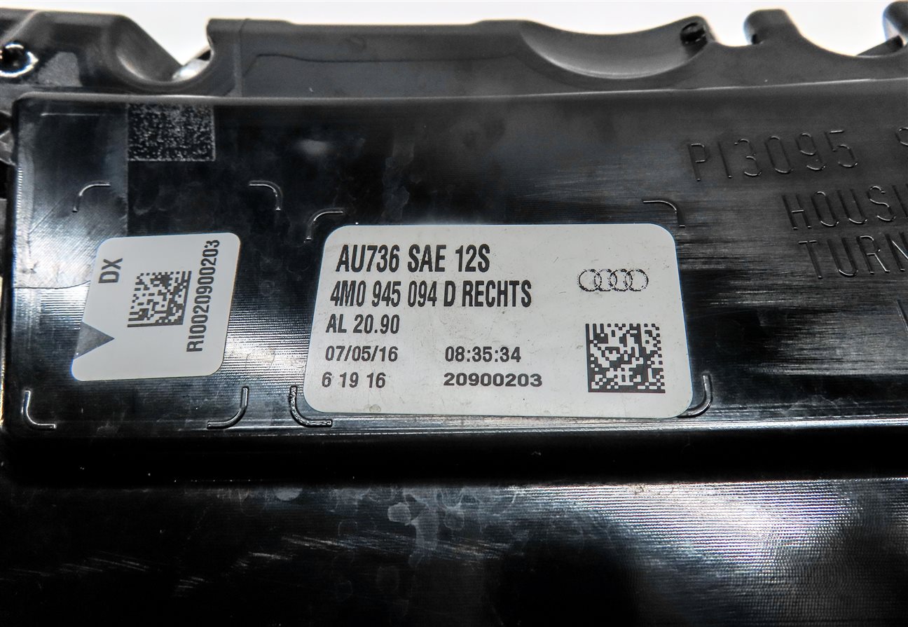 Thumbnail 6: 2017-2019 AUDI Q7 (4M) REAR RIGHT LOWER DOOR TRIM MOULDING w/CHROME (BLACK)