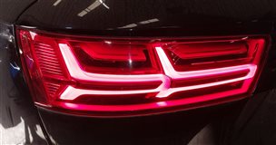 Thumbnail 2: 17-19 AUDI Q7 4M REAR LEFT DRIVER INNER TRUNK TAILLIGHT BRAKE LIGHT LAMP (LED)