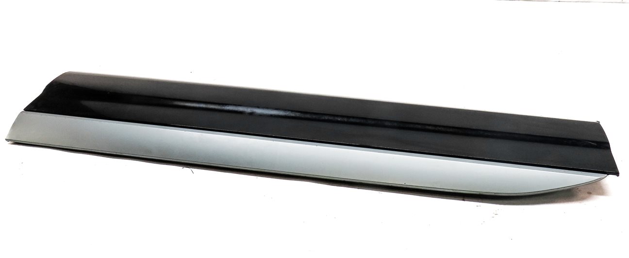 17-19 AUDI Q7 (4M) FRONT LEFT DRIVER LOWER DOOR MOULDING TRIM (BLACK)