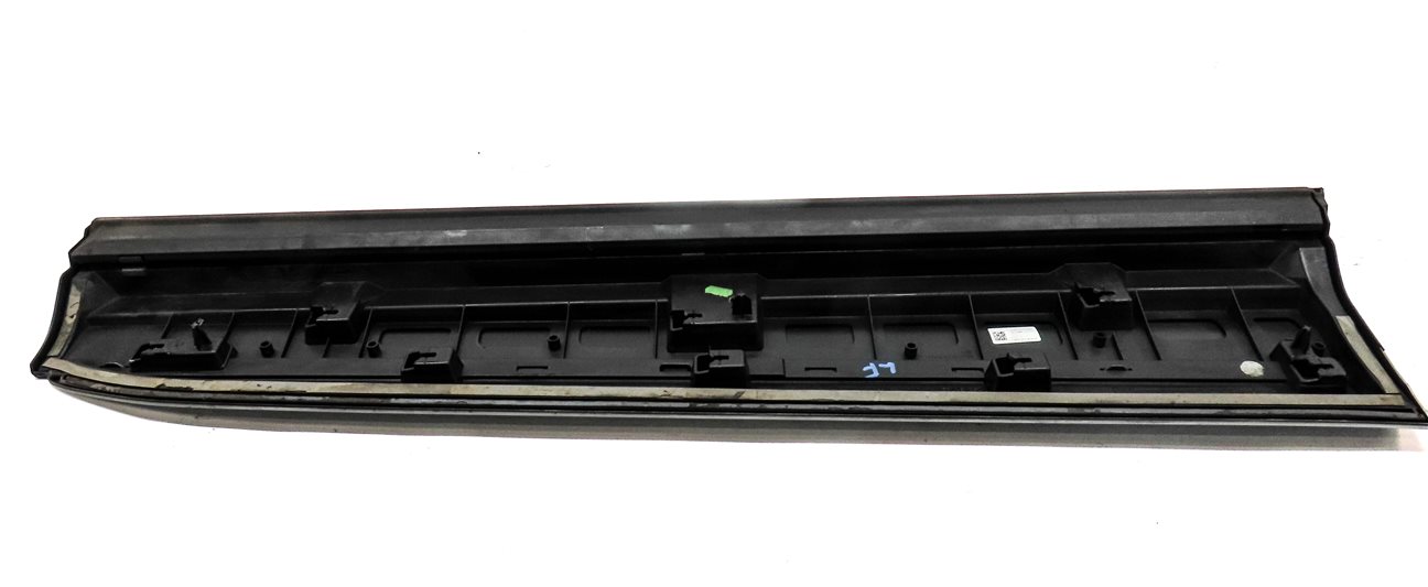 Thumbnail 4: 17-19 AUDI Q7 (4M) FRONT LEFT DRIVER LOWER DOOR MOULDING TRIM (BLACK)