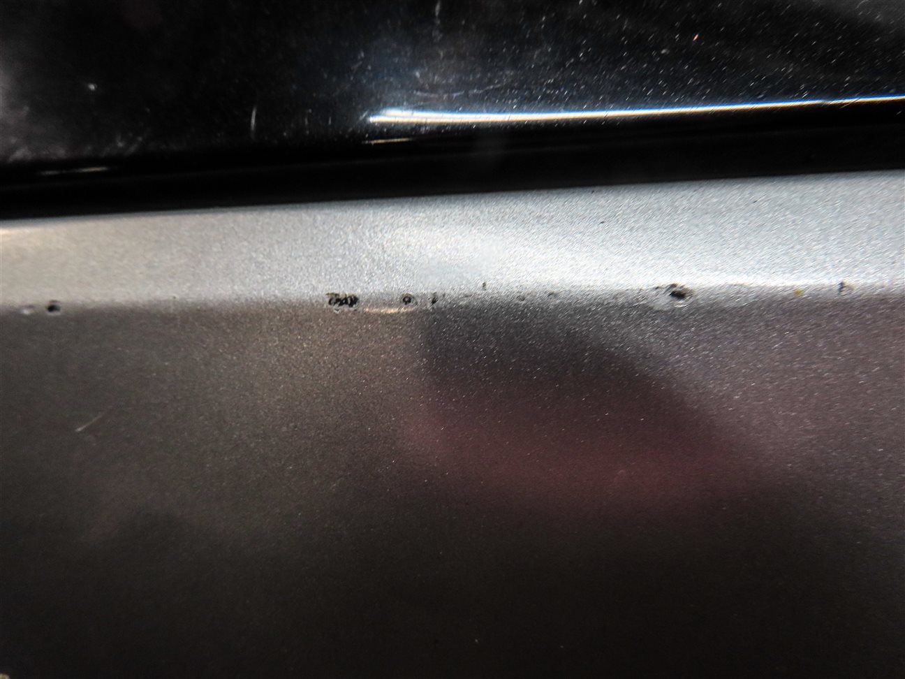 Thumbnail 8: 17-19 AUDI Q7 (4M) FRONT LEFT DRIVER LOWER DOOR MOULDING TRIM (BLACK)