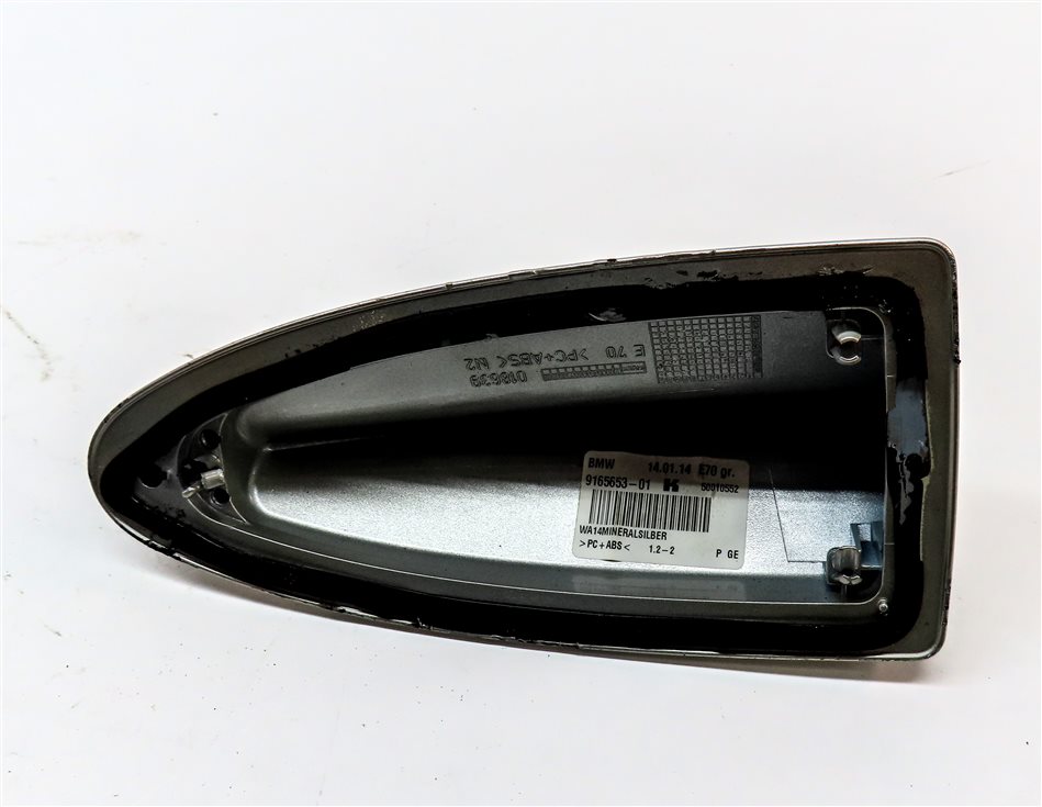 Thumbnail 6: 2014 BMW X3 (F25) REAR ROOF MOUNT SHARK FIN ANTENNA COVER TRIM (SILVER)