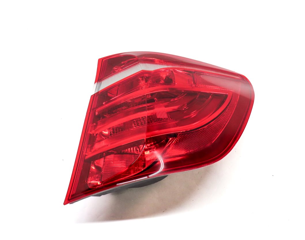 11-17 BMW X3 (F25) RIGHT PASSENGER OUTER INCANDESCENT TAILLIGHT LAMP (OPT 522)
