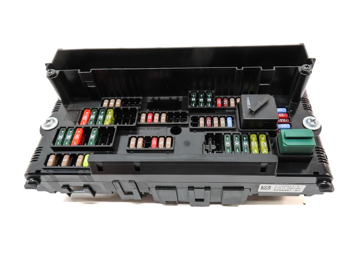 Thumbnail 2: 2014 BMW X3 (F25) 3.0L TURBO (N55) FRONT POWER DISTRIBUTION FUSE BOX PANEL