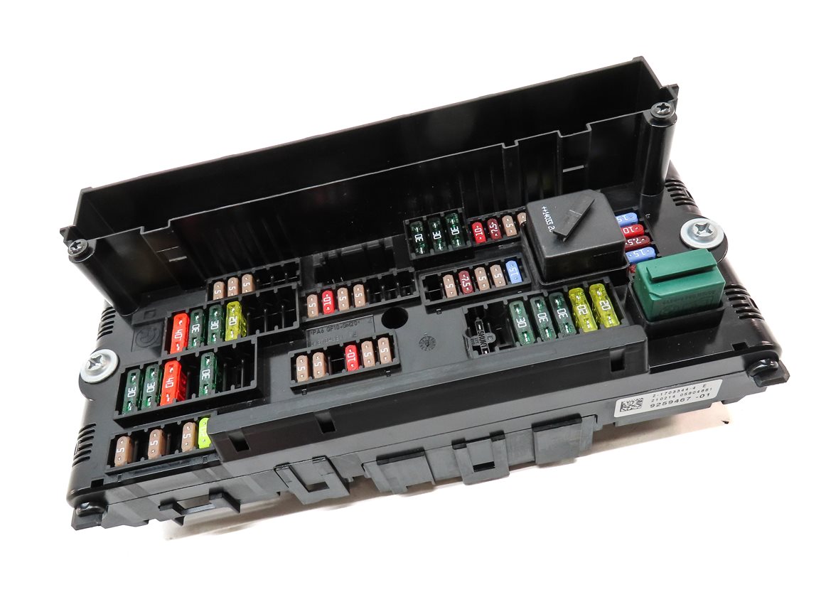 Thumbnail 3: 2014 BMW X3 (F25) 3.0L TURBO (N55) FRONT POWER DISTRIBUTION FUSE BOX PANEL