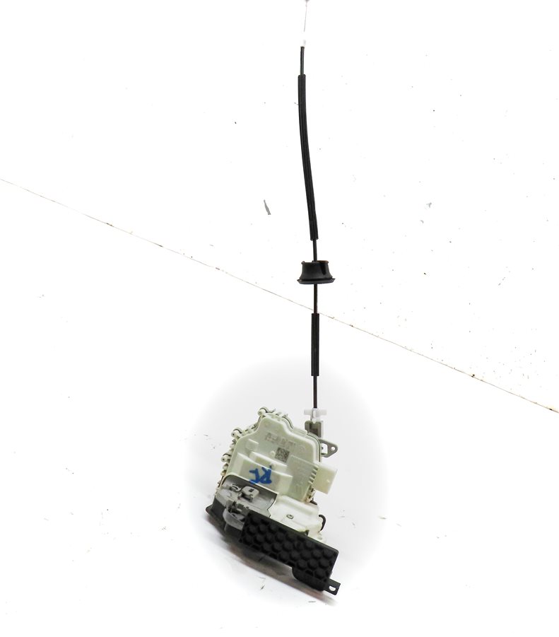 Thumbnail 1: 10-23 AUDI / PORSCHE A4 S4 A5 S5 A6 Q3 Q5 Q7 TT 911 - RIGHT FRONT DOOR LATCH