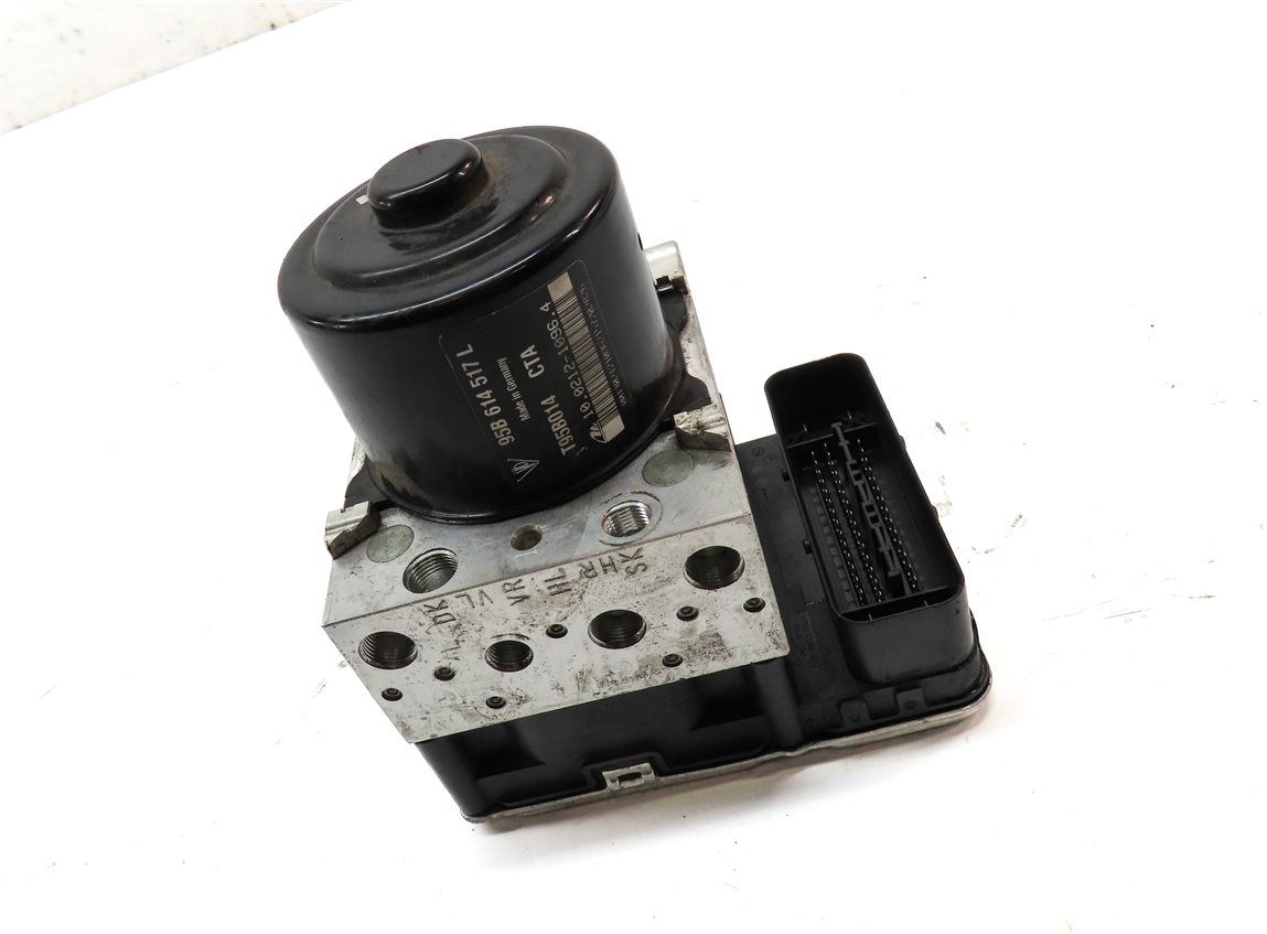 Thumbnail 3: 2017-2018 PORSCHE MACAN (95B) ANTI-LOCK ABS BRAKE PUMP MODULE (FROM 6/27/16)