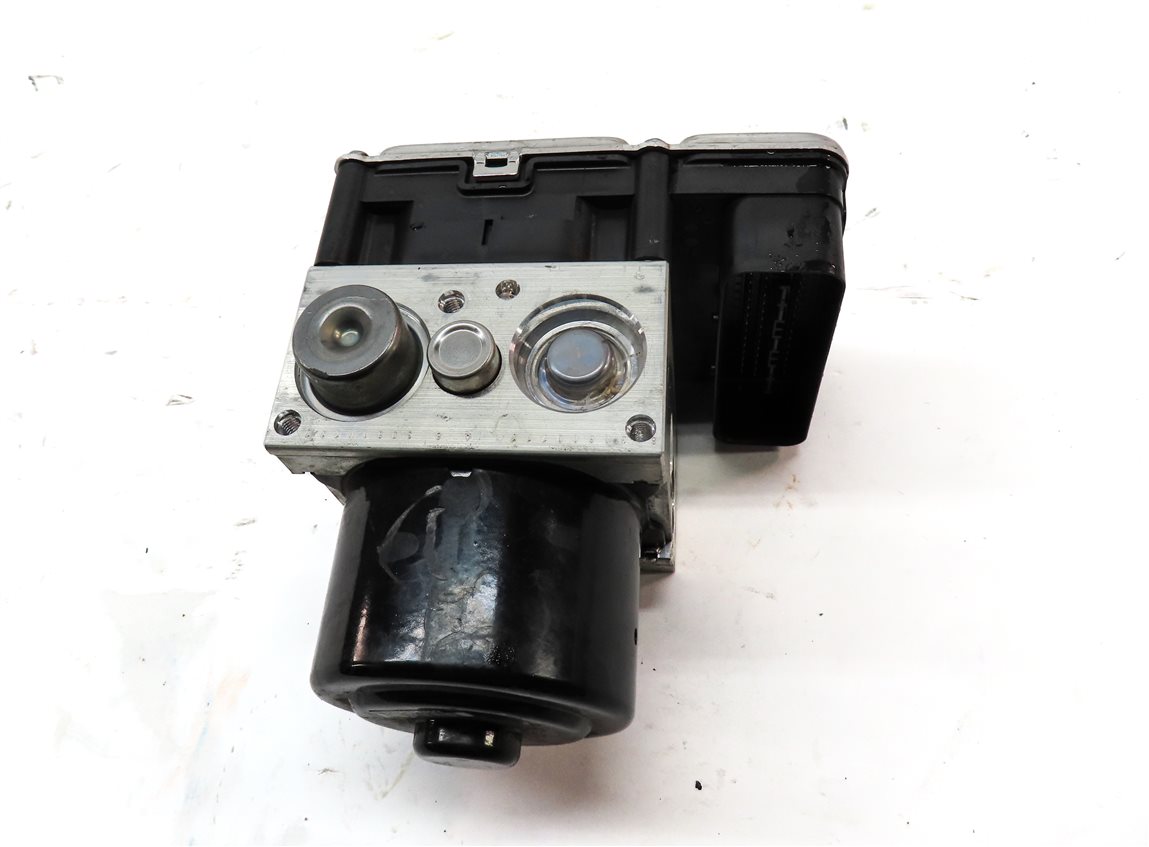 Thumbnail 4: 2017-2018 PORSCHE MACAN (95B) ANTI-LOCK ABS BRAKE PUMP MODULE (FROM 6/27/16)
