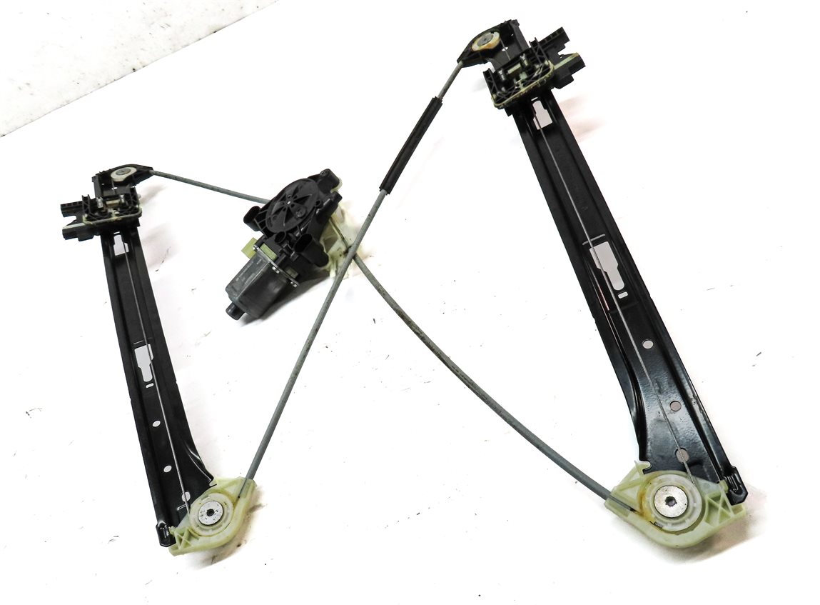 Thumbnail 3: 15-19 PORSCHE MACAN (95B) FRONT RIGHT PASSENGER DOOR WINDOW REGULATOR w/ MOTOR