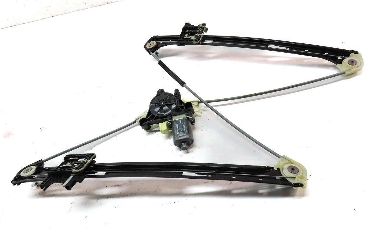 Thumbnail 4: 15-19 PORSCHE MACAN (95B) FRONT RIGHT PASSENGER DOOR WINDOW REGULATOR w/ MOTOR