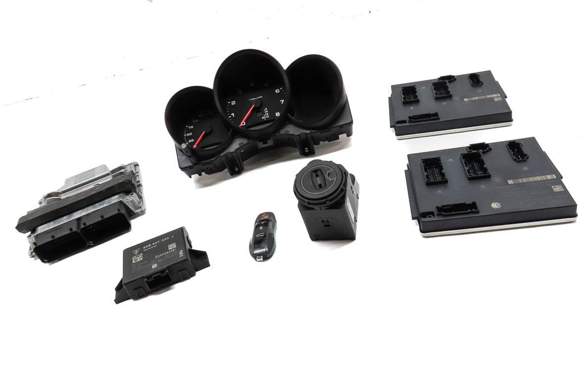 Thumbnail 4: 15-19 PORSCHE MACAN (95B) ENGINE BODY ECM SPEEDOMETER IMMOBILIZER MODULE KEY SET
