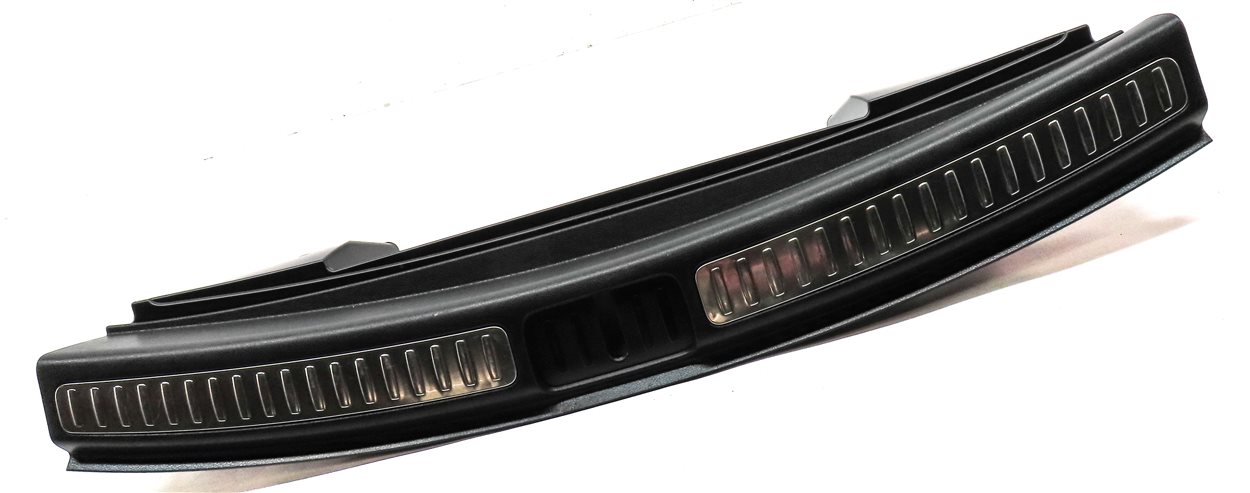 Thumbnail 3: 2018 PORSCHE MACAN (95B) REAR HATCH TRUNK SILL SCUFF PLATE COVER TRIM (BLACK)
