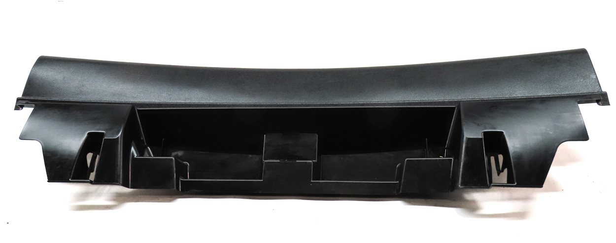 Thumbnail 4: 2018 PORSCHE MACAN (95B) REAR HATCH TRUNK SILL SCUFF PLATE COVER TRIM (BLACK)