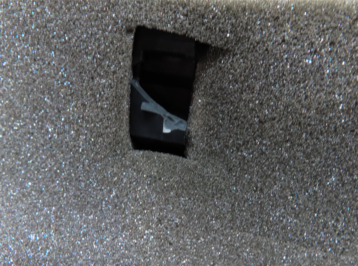 Thumbnail 8: 2018 PORSCHE MACAN (95B) REAR HATCH TRUNK SILL SCUFF PLATE COVER TRIM (BLACK)